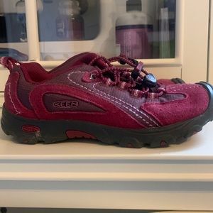 Girls Keen hiking shoes